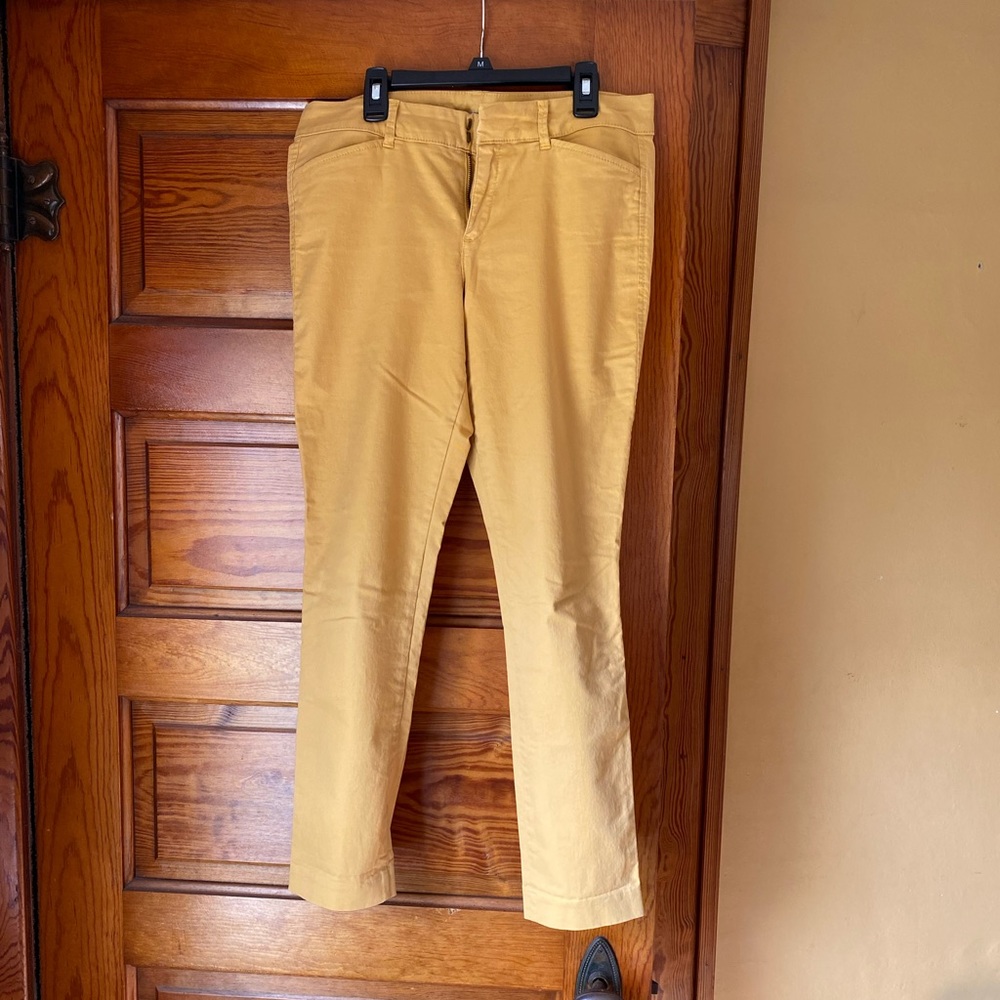 Old Navy Pixie Cropped Pants